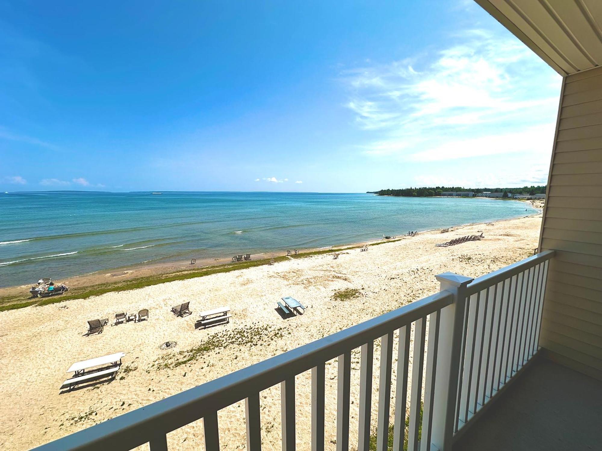 Mackinaw Beach And Bay Inn & Suites Mackinaw City Extérieur photo