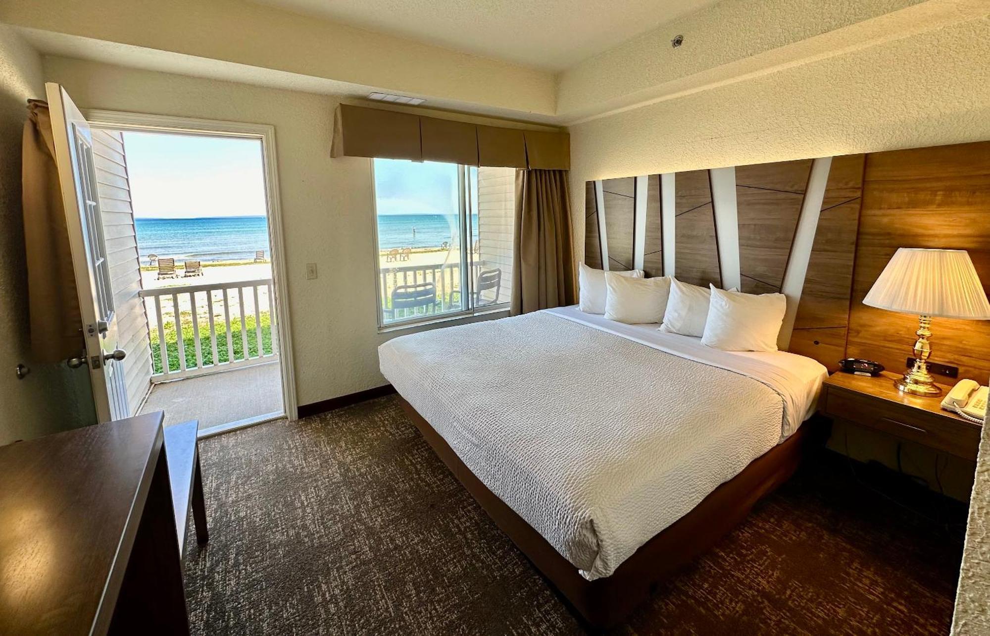 Mackinaw Beach And Bay Inn & Suites Mackinaw City Extérieur photo
