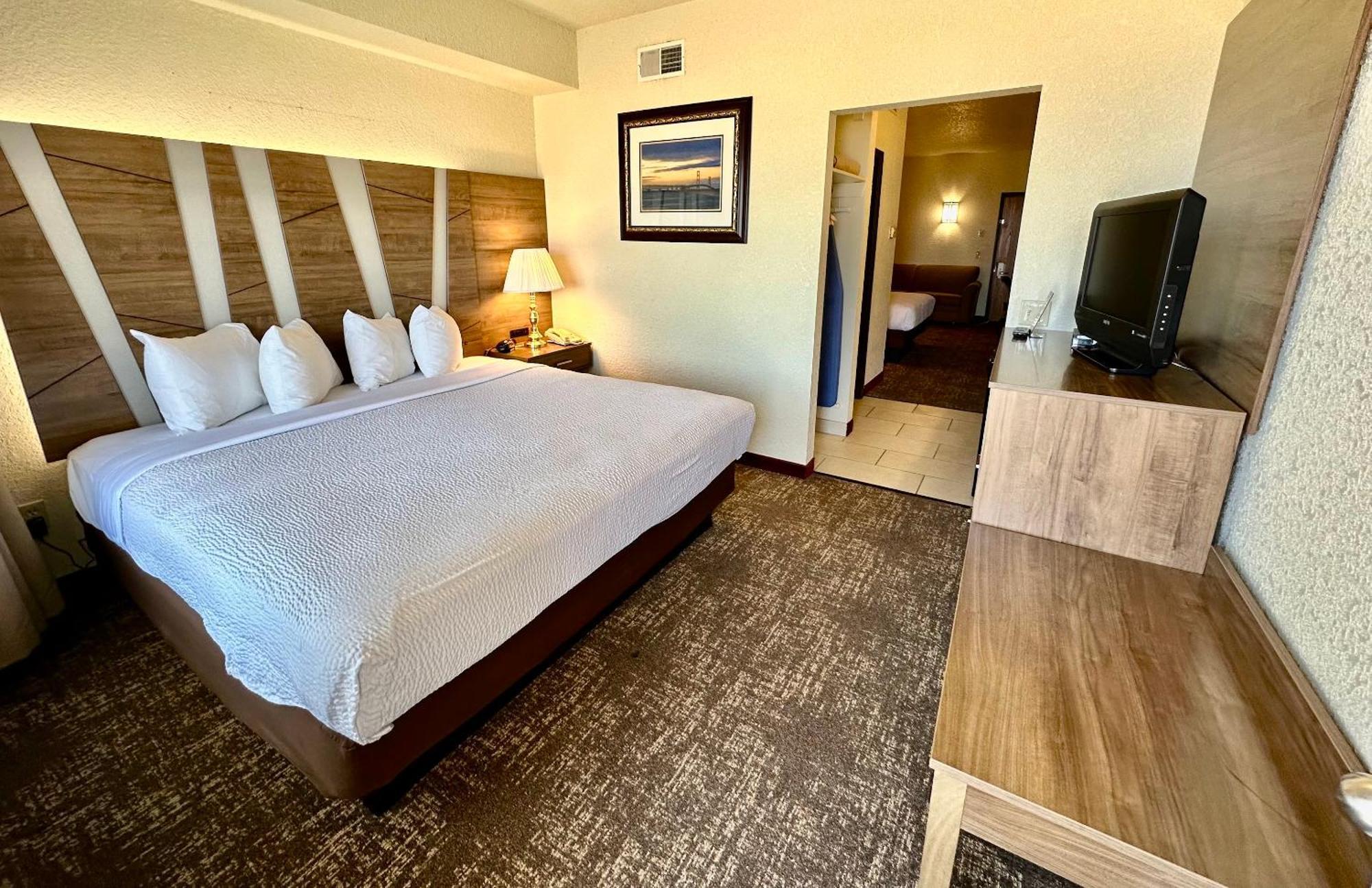 Mackinaw Beach And Bay Inn & Suites Mackinaw City Extérieur photo