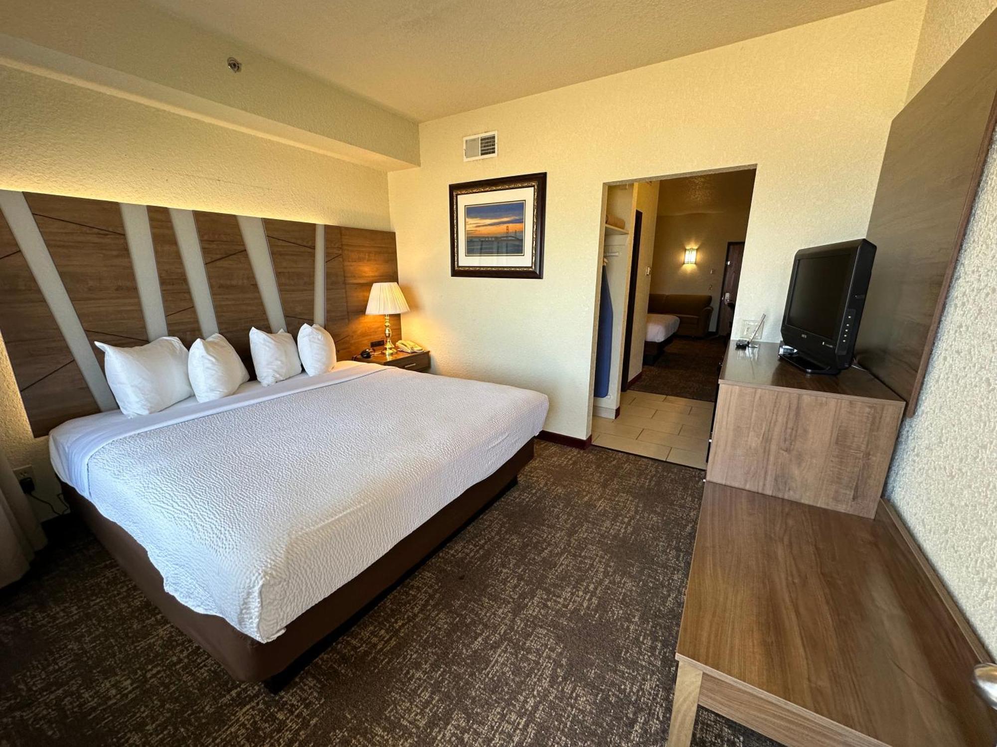 Mackinaw Beach And Bay Inn & Suites Mackinaw City Extérieur photo
